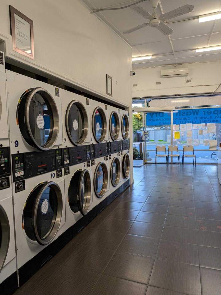 Laundry pickup and delivery Mitcham VIC